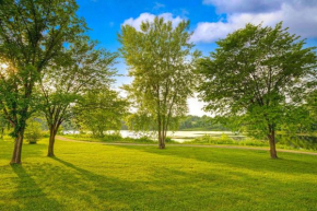 Hotels in Chaska